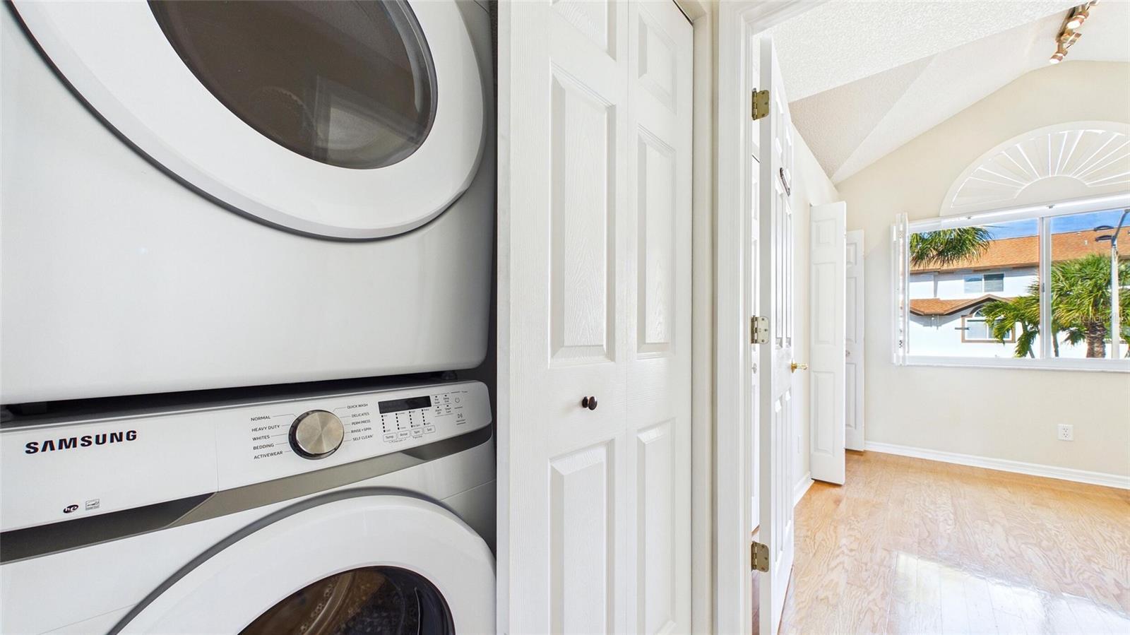 323 MADEIRA CIR, ST PETERSBURG, FL, 33715