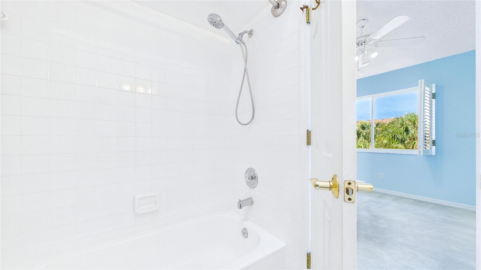 323 MADEIRA CIR, ST PETERSBURG, FL, 33715