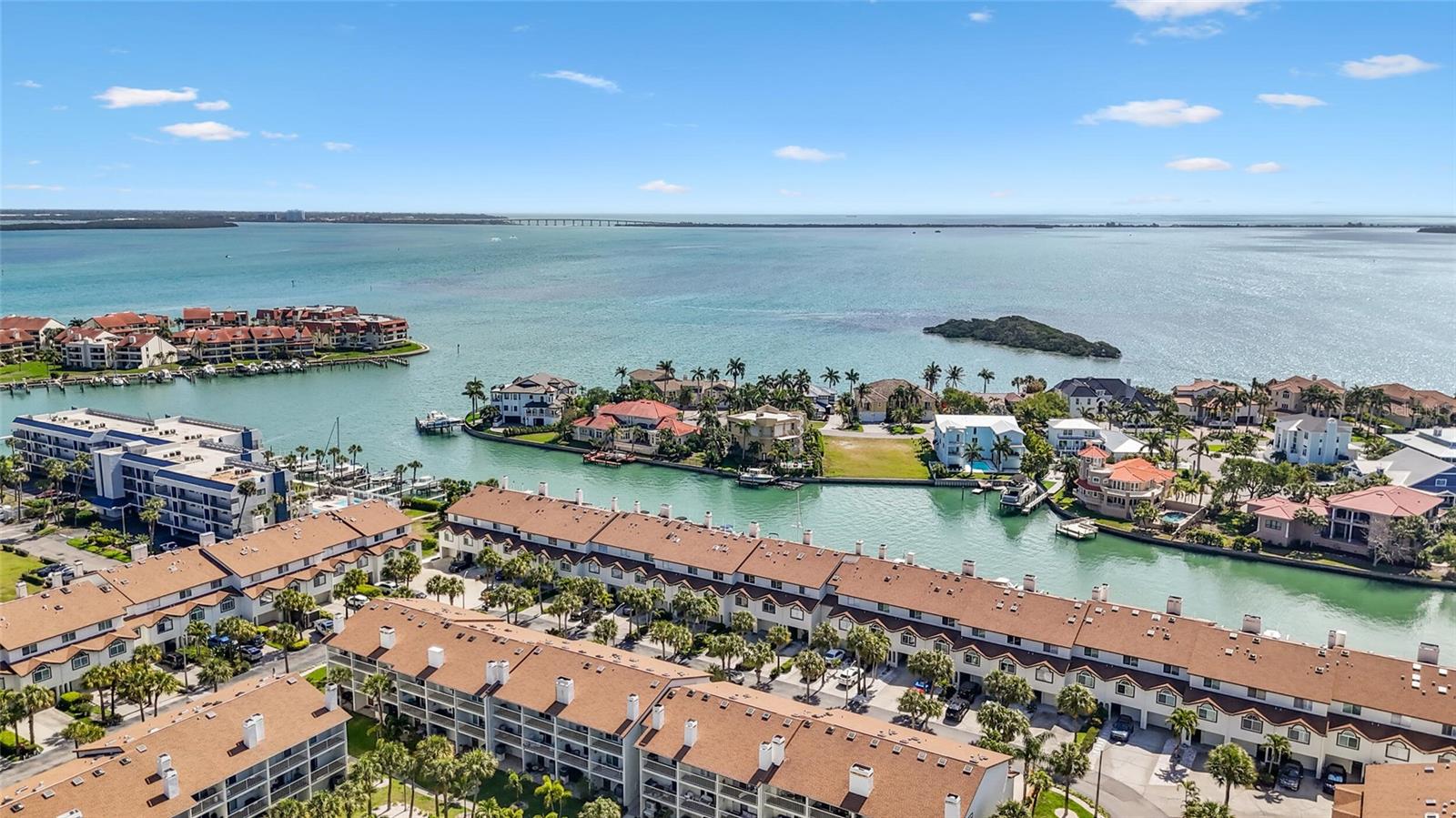 323 MADEIRA CIR, ST PETERSBURG, FL, 33715