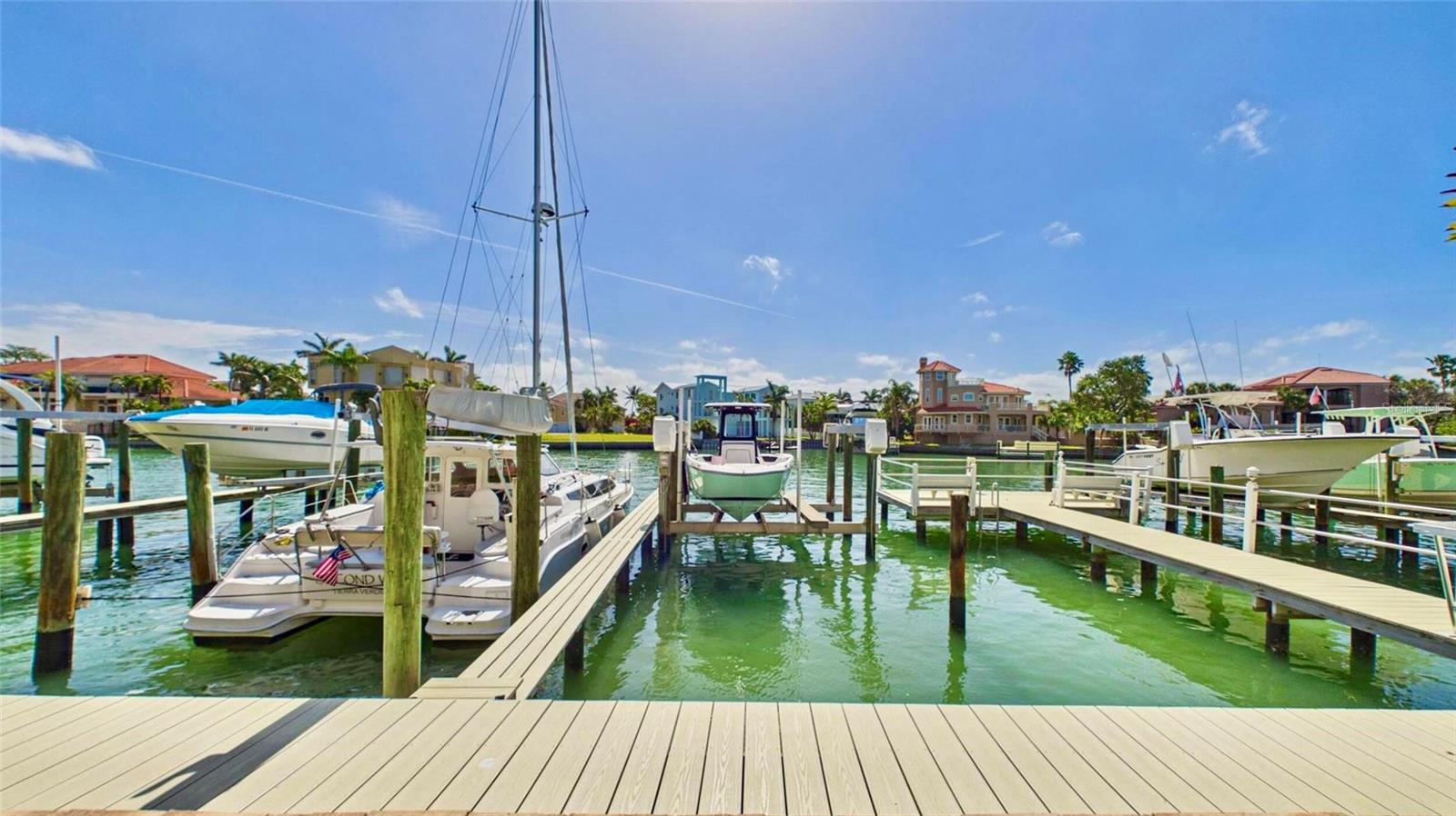 323 MADEIRA CIR, ST PETERSBURG, FL, 33715