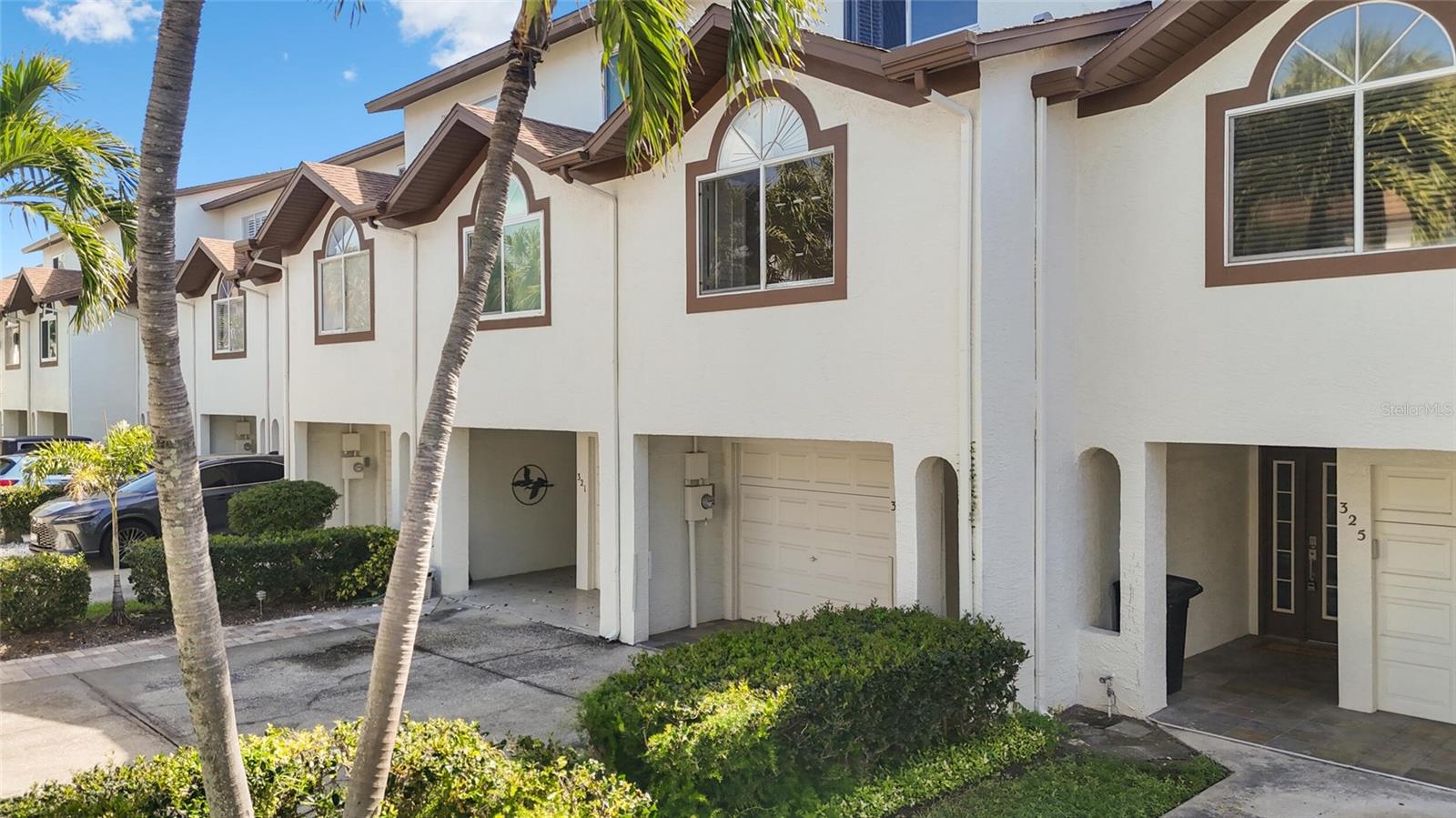 323 MADEIRA CIR, ST PETERSBURG, FL, 33715