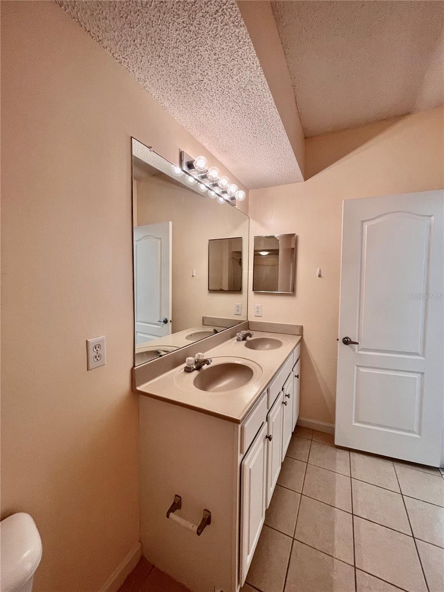 12102 POPPY FIELD LN #111, ORLANDO, FL, 32837