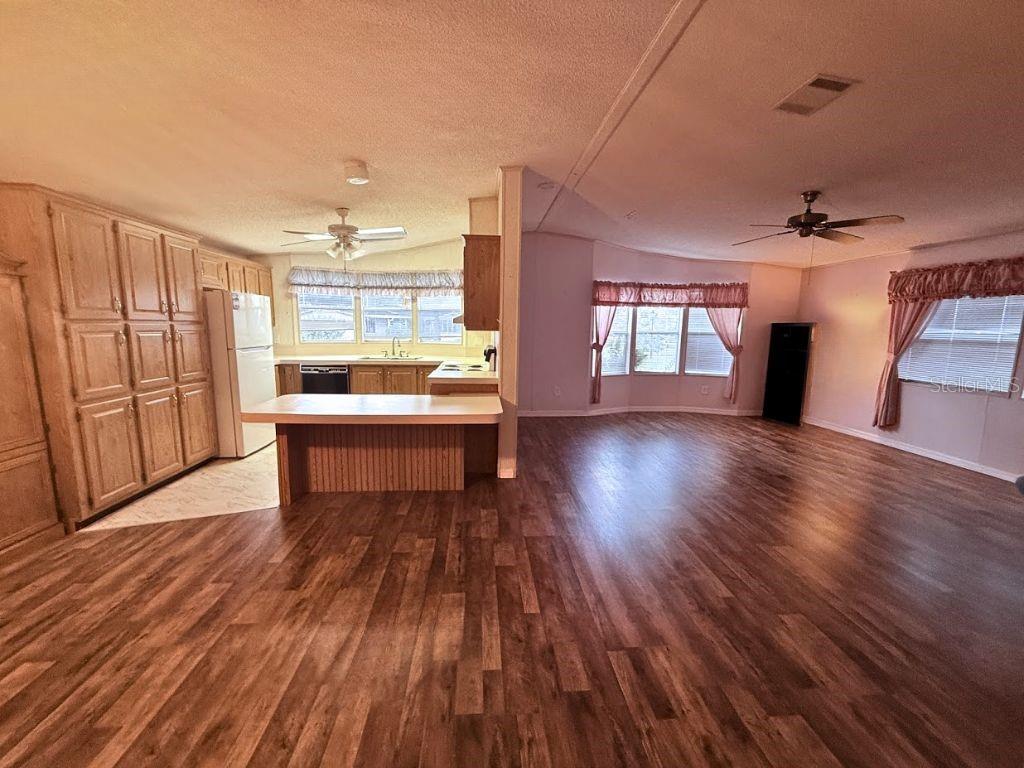 220 ELLSWORTH DR, KISSIMMEE, FL, 34758