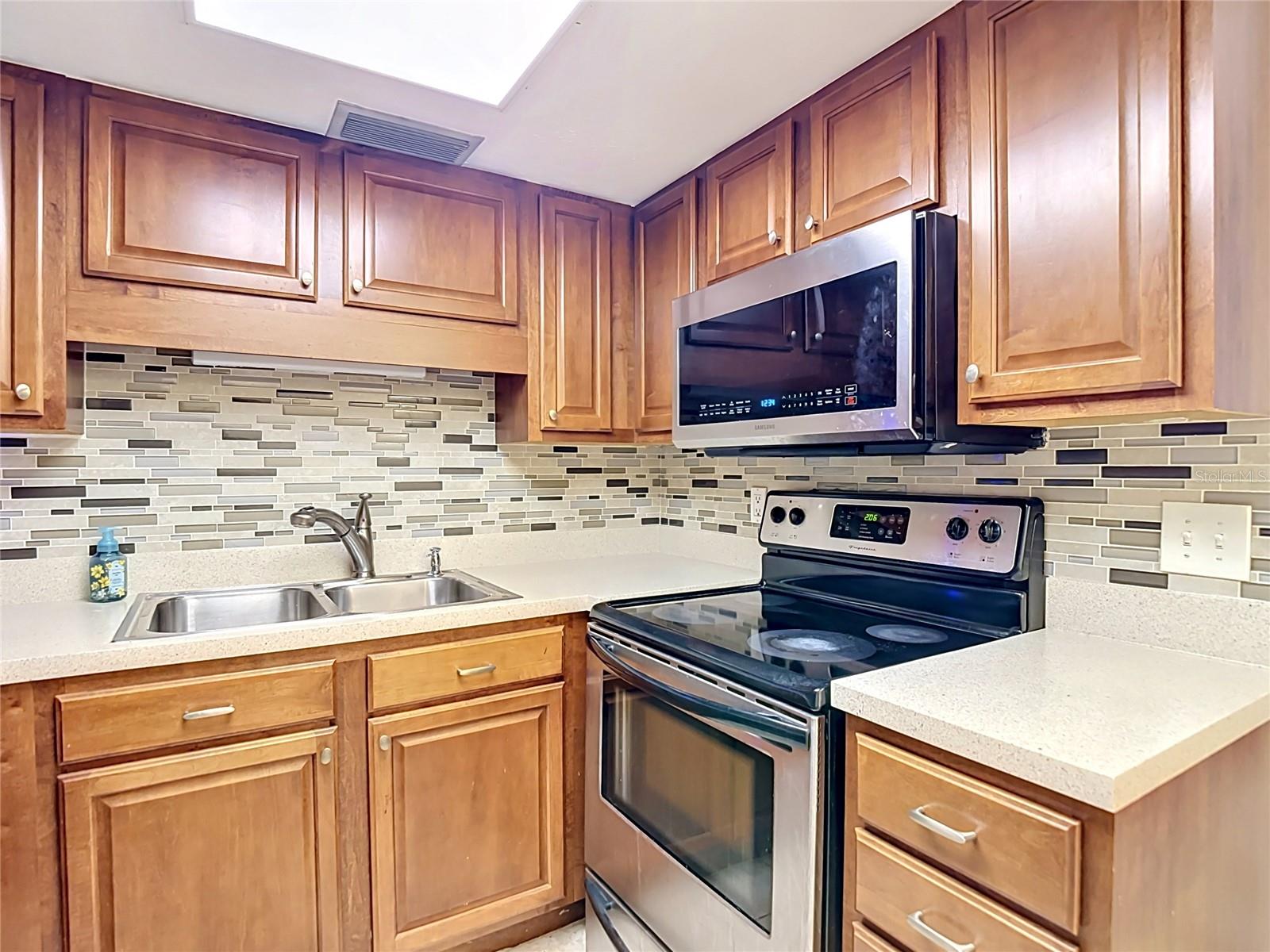 4611 W NORTH B ST #240, TAMPA, FL, 33609