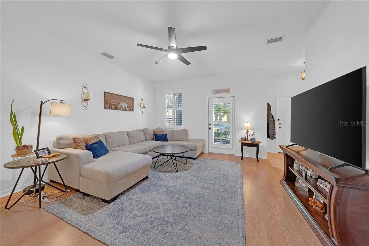 9512 WEST PARK VILLAGE DR #107, TAMPA, FL, 33626