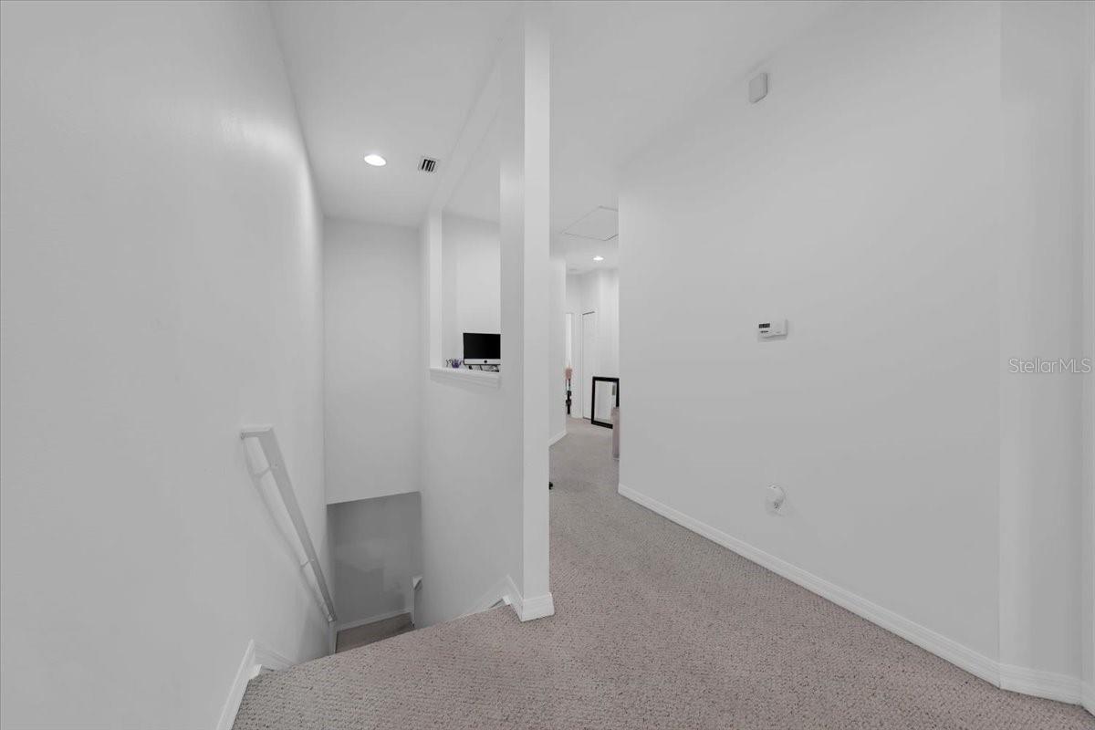 9512 WEST PARK VILLAGE DR #107, TAMPA, FL, 33626