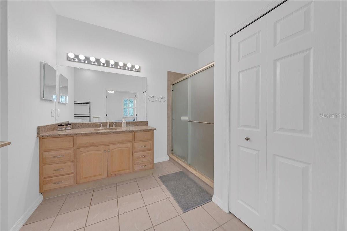 9512 WEST PARK VILLAGE DR #107, TAMPA, FL, 33626
