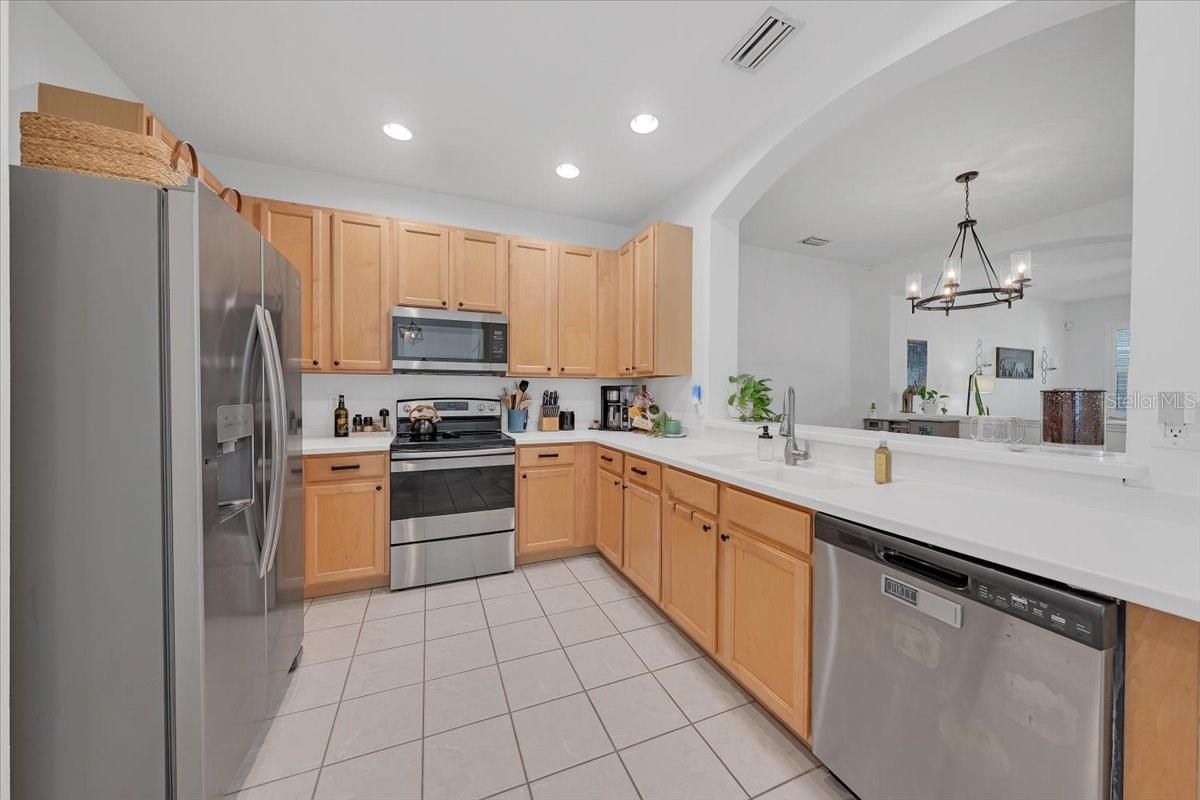 9512 WEST PARK VILLAGE DR #107, TAMPA, FL, 33626