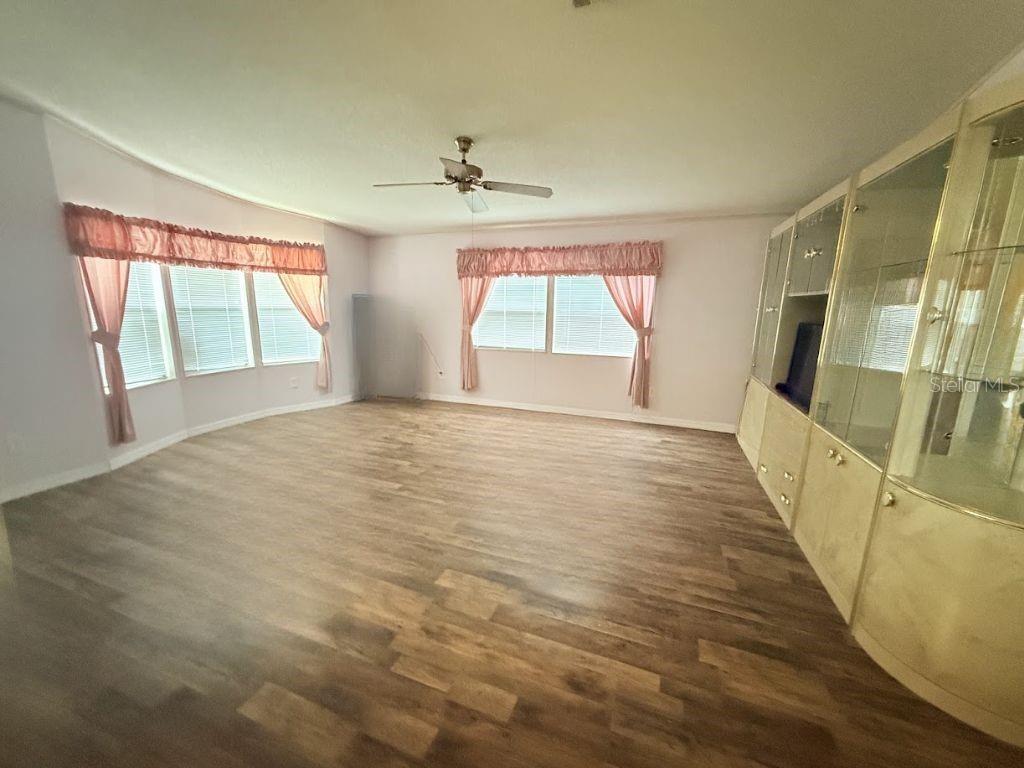220 ELLSWORTH DR, KISSIMMEE, FL, 34758