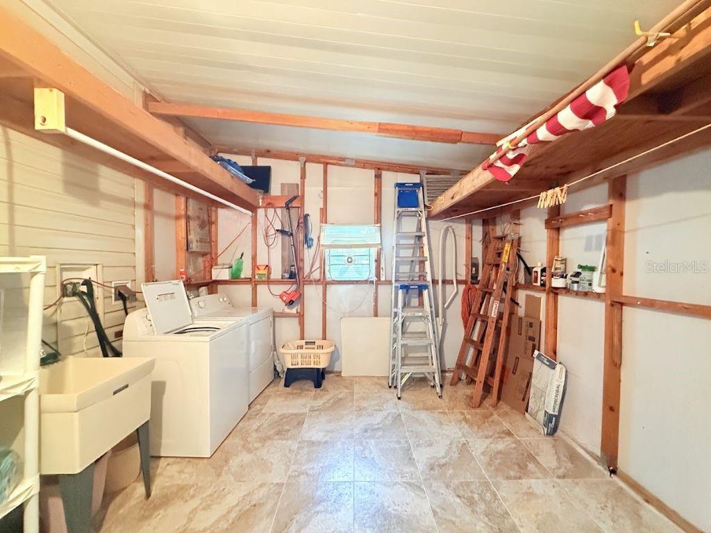 220 ELLSWORTH DR, KISSIMMEE, FL, 34758