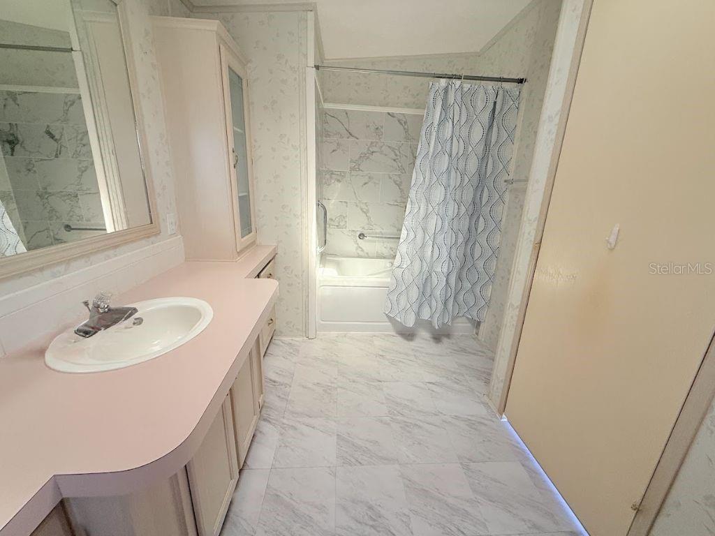220 ELLSWORTH DR, KISSIMMEE, FL, 34758