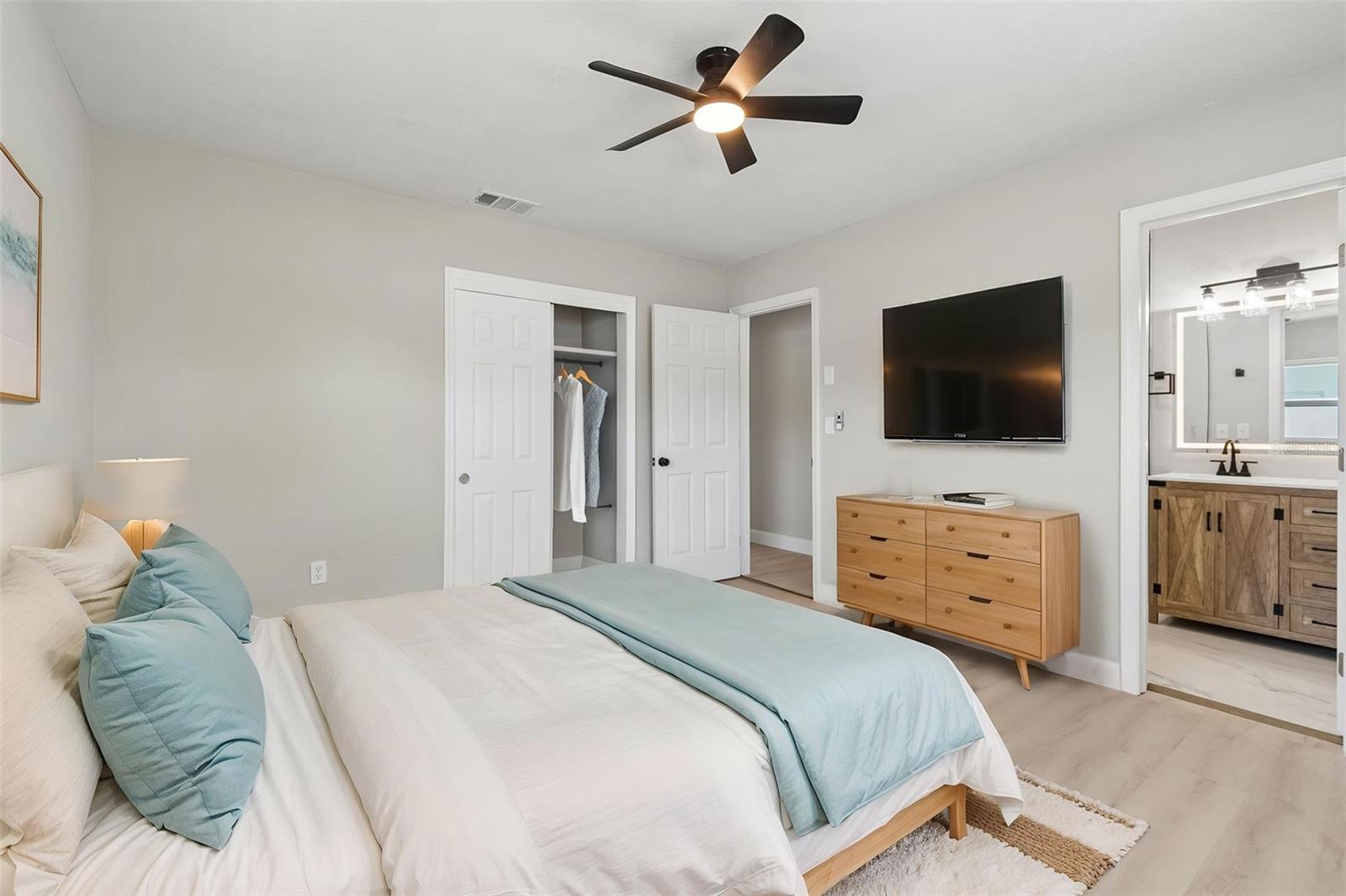 10229 N VALLE DR, TAMPA, FL, 33612