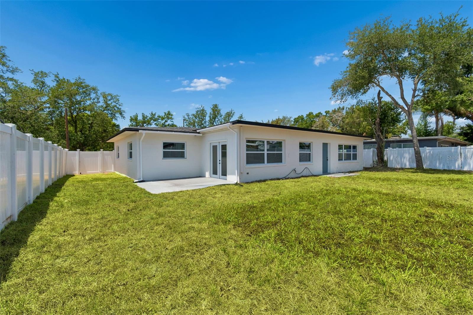 10229 N VALLE DR, TAMPA, FL, 33612