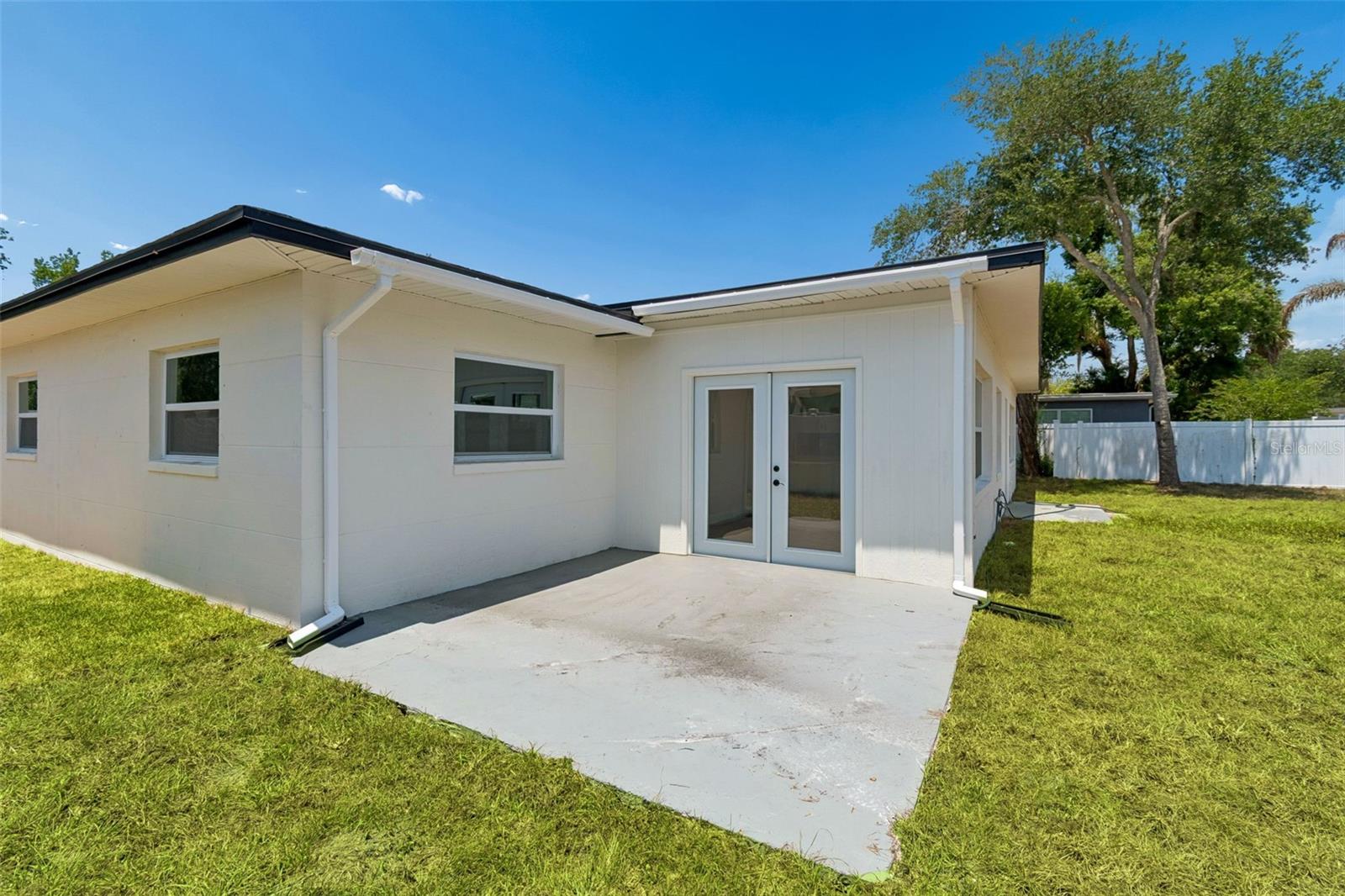 10229 N VALLE DR, TAMPA, FL, 33612
