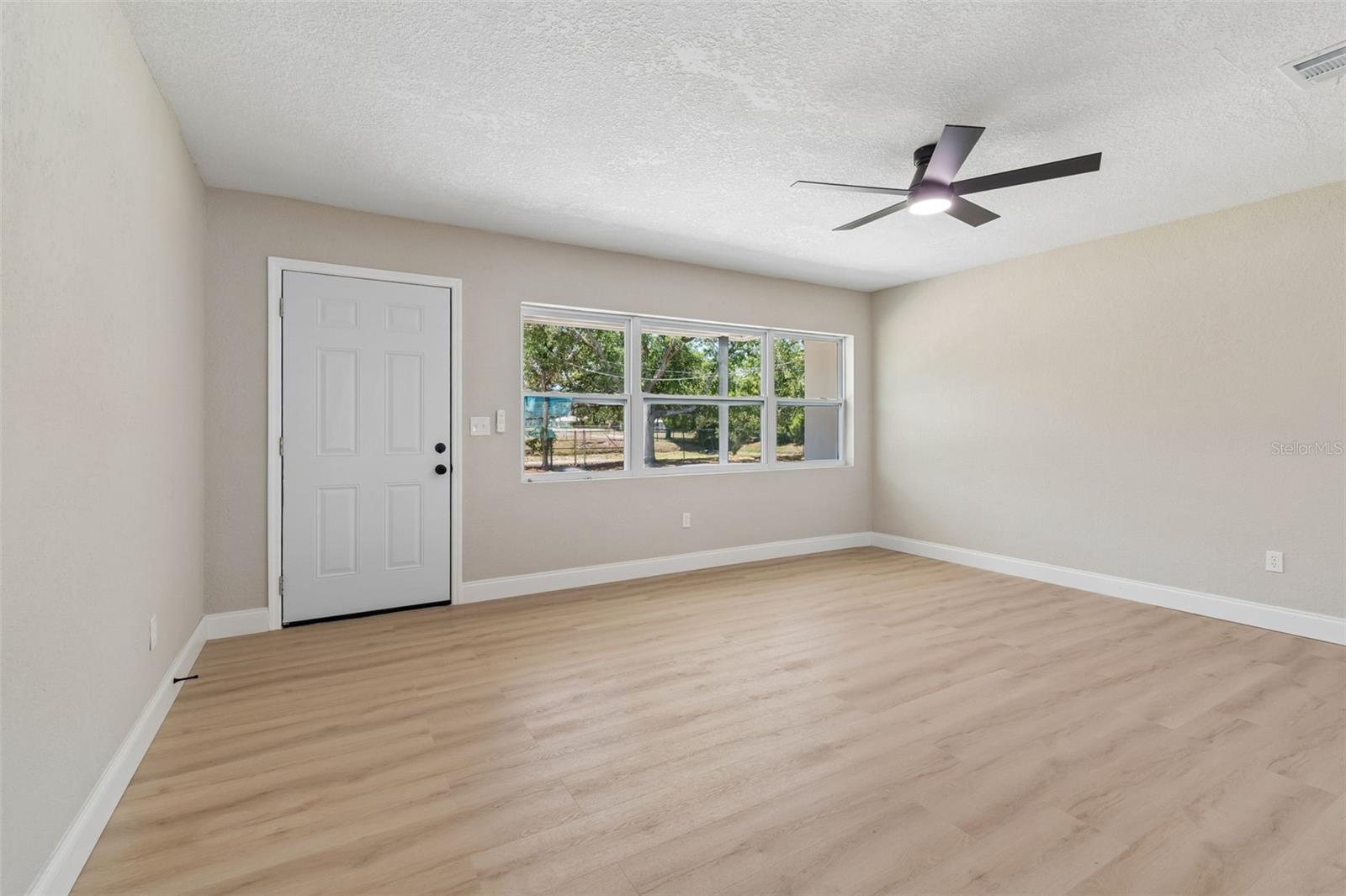 10229 N VALLE DR, TAMPA, FL, 33612