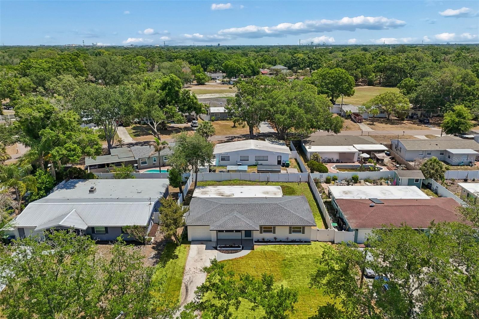 10229 N VALLE DR, TAMPA, FL, 33612