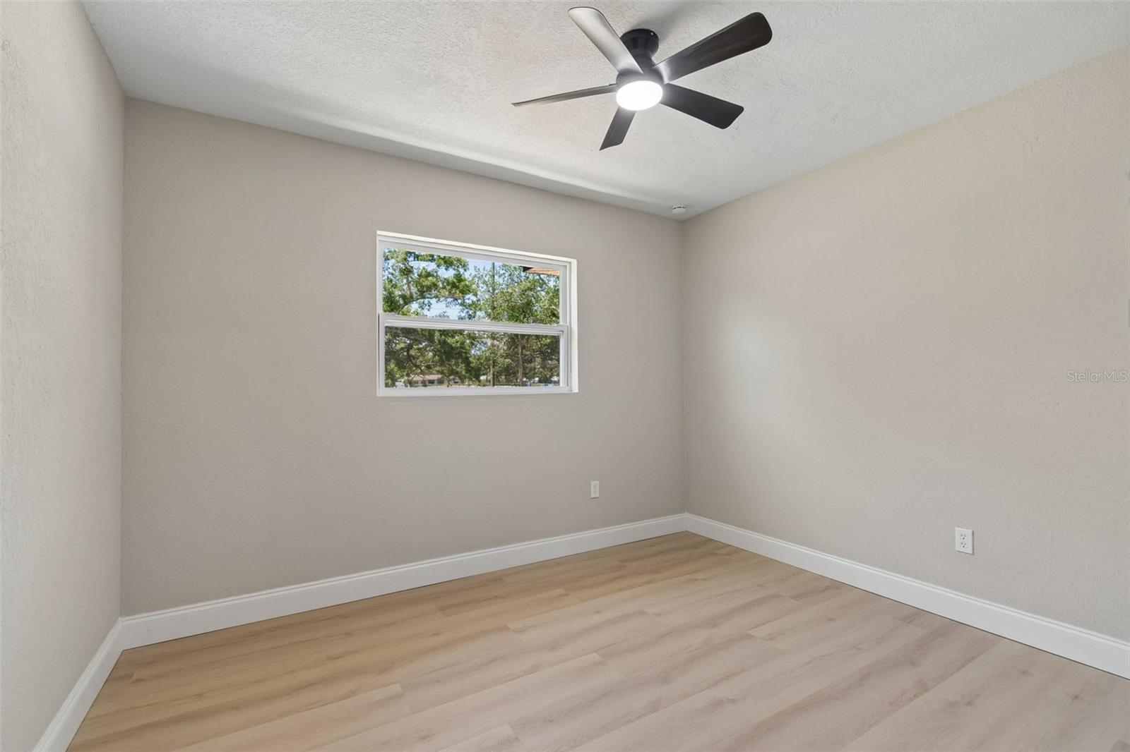 10229 N VALLE DR, TAMPA, FL, 33612