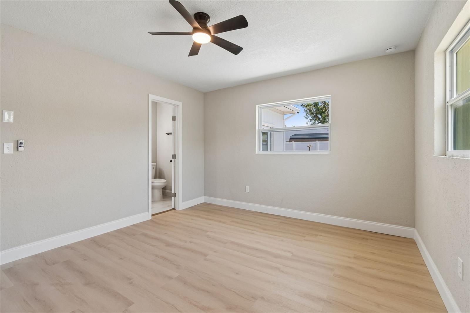 10229 N VALLE DR, TAMPA, FL, 33612