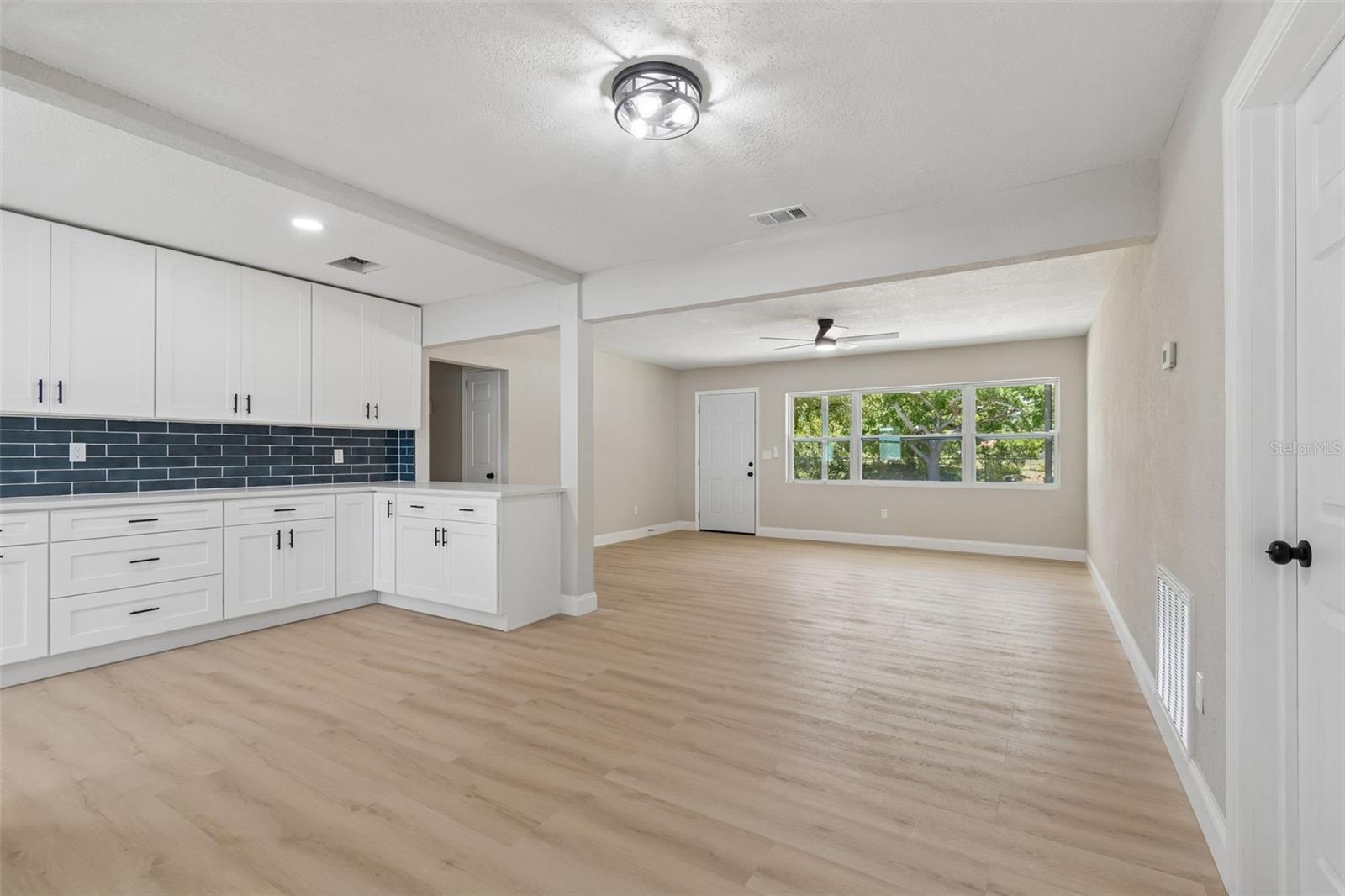 10229 N VALLE DR, TAMPA, FL, 33612