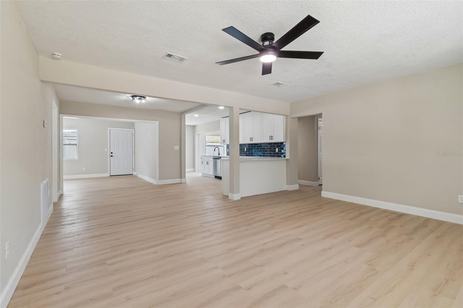10229 N VALLE DR, TAMPA, FL, 33612