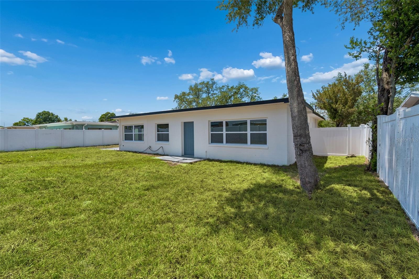 10229 N VALLE DR, TAMPA, FL, 33612