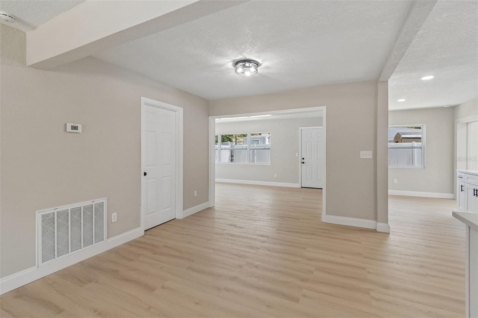 10229 N VALLE DR, TAMPA, FL, 33612
