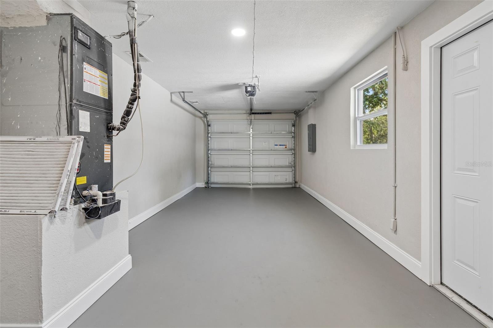 10229 N VALLE DR, TAMPA, FL, 33612
