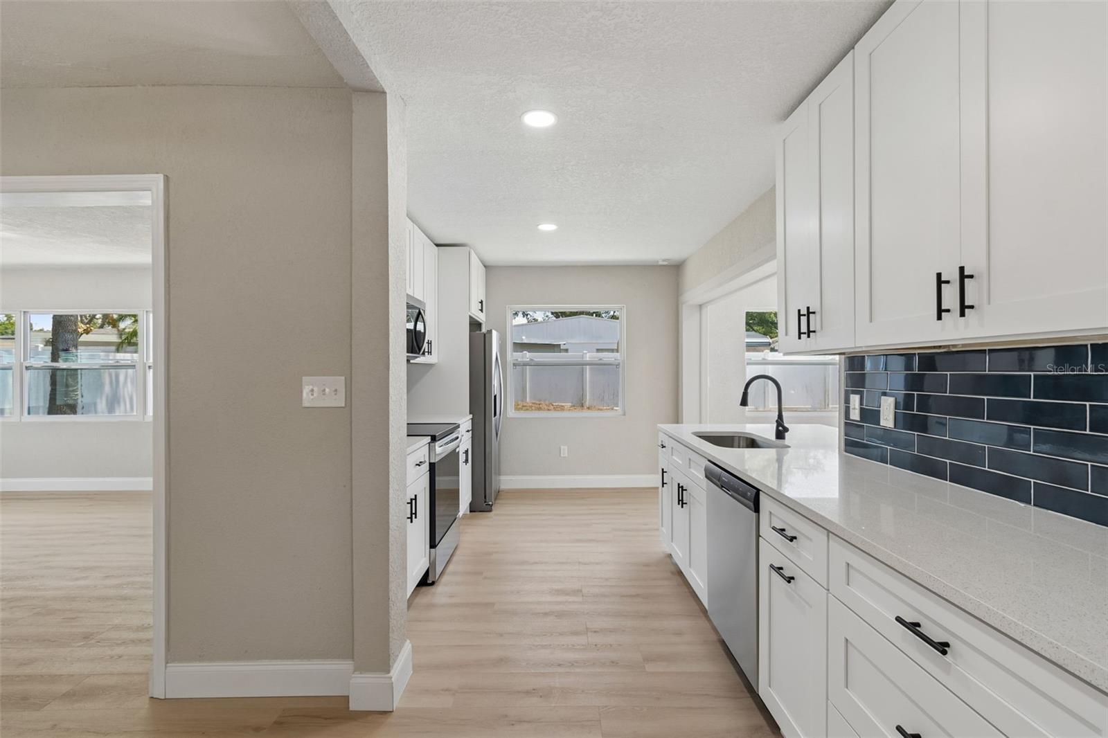 10229 N VALLE DR, TAMPA, FL, 33612