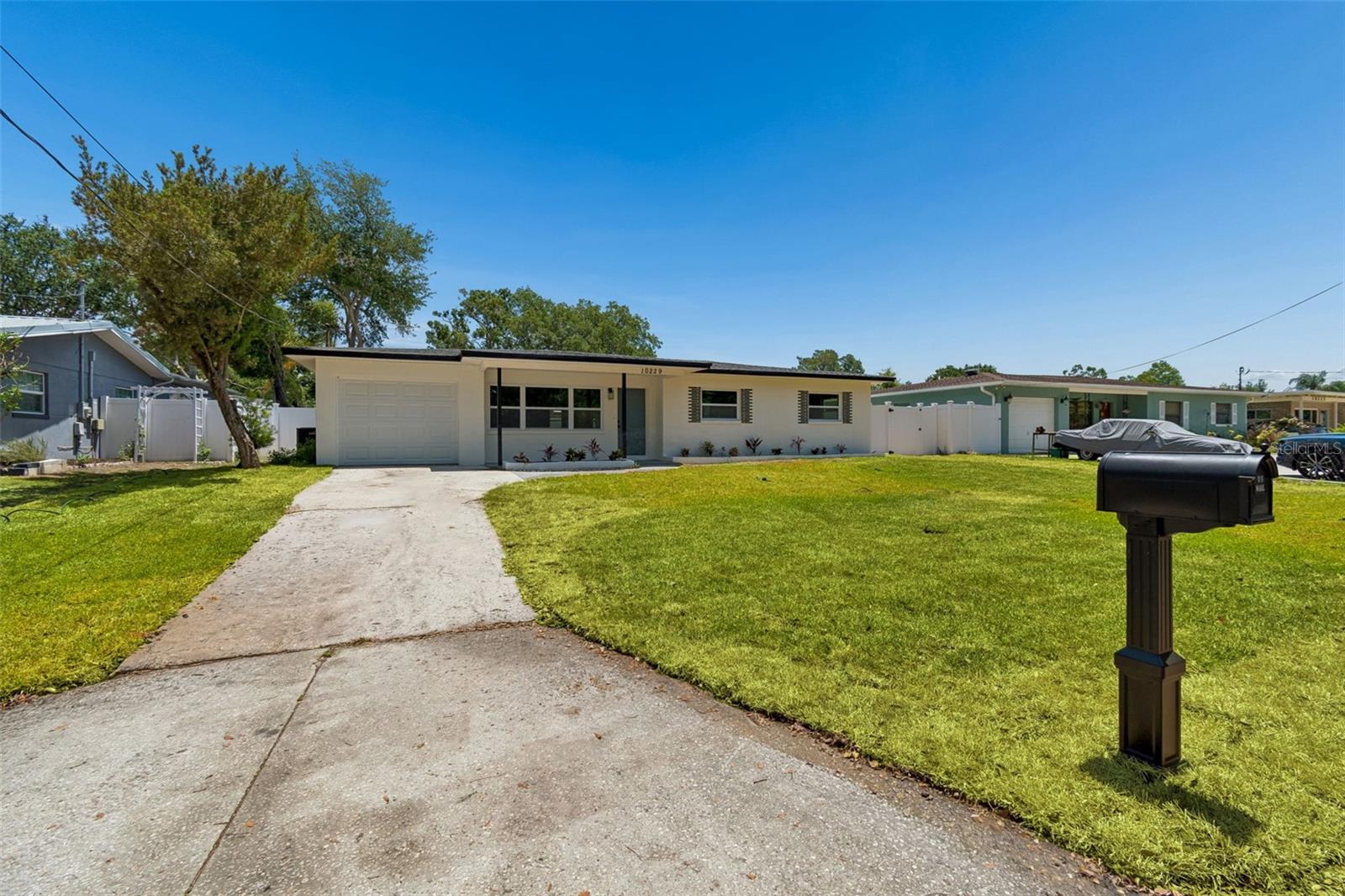 10229 N VALLE DR, TAMPA, FL, 33612