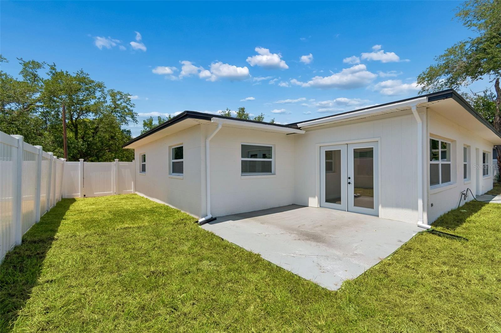 10229 N VALLE DR, TAMPA, FL, 33612