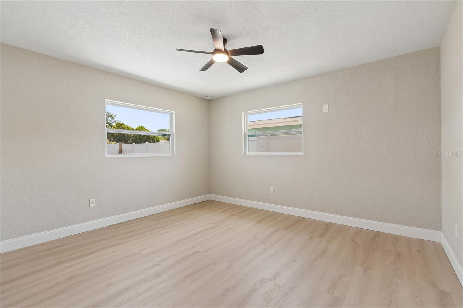 10229 N VALLE DR, TAMPA, FL, 33612
