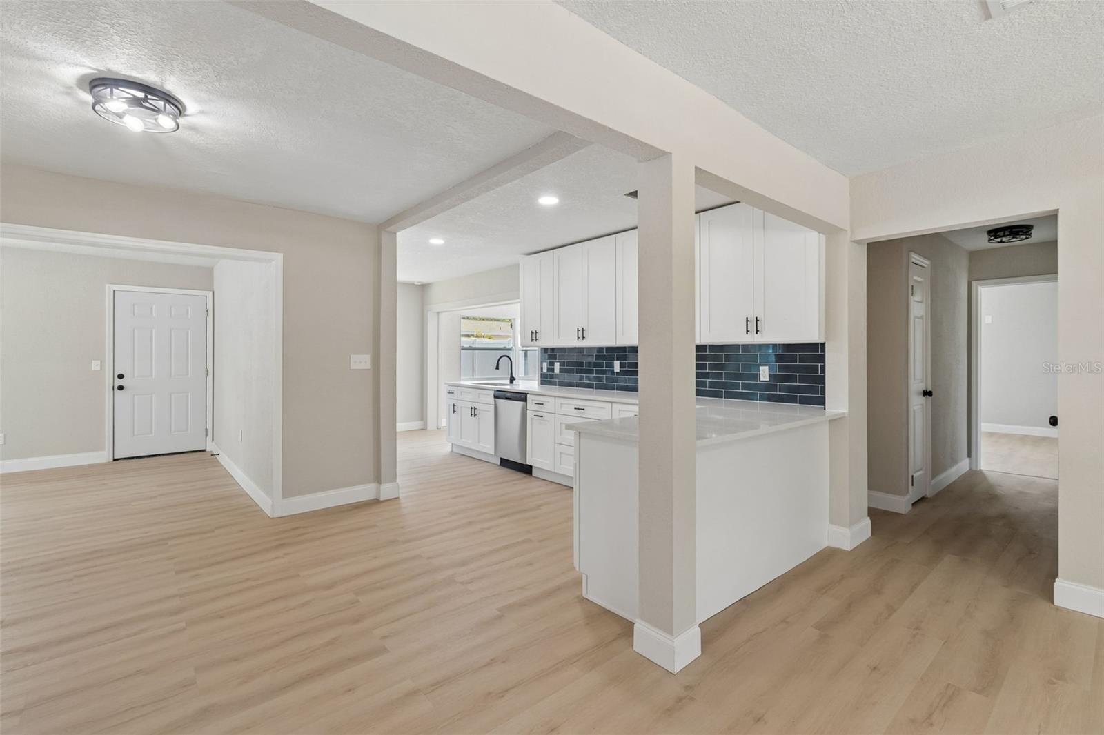 10229 N VALLE DR, TAMPA, FL, 33612