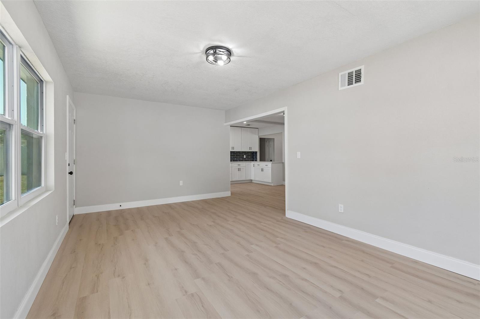 10229 N VALLE DR, TAMPA, FL, 33612
