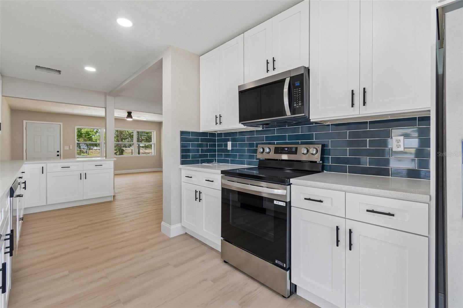 10229 N VALLE DR, TAMPA, FL, 33612