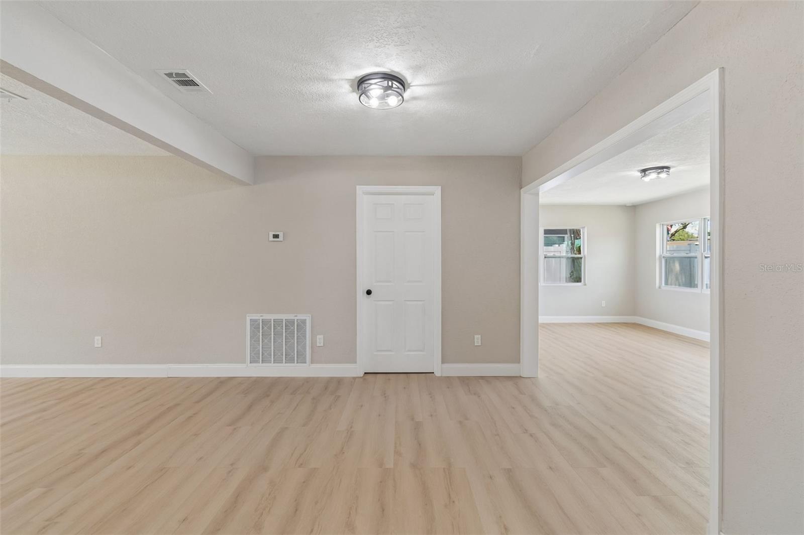10229 N VALLE DR, TAMPA, FL, 33612