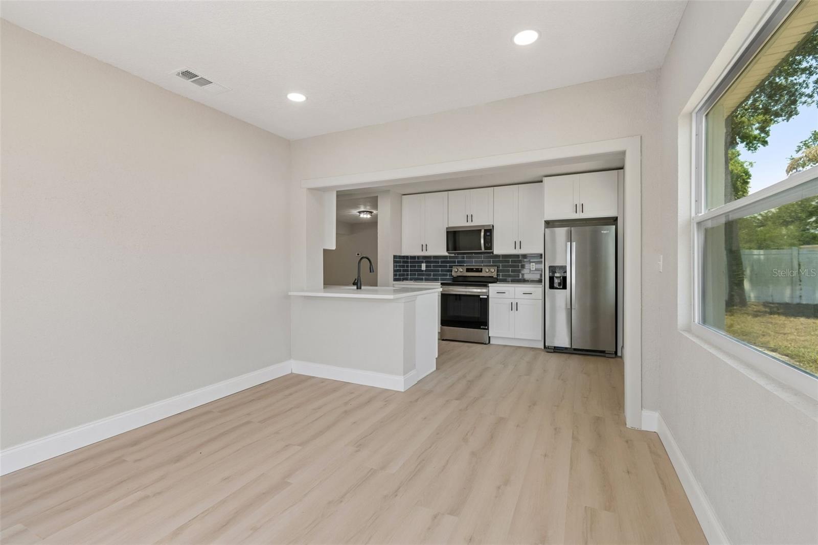10229 N VALLE DR, TAMPA, FL, 33612