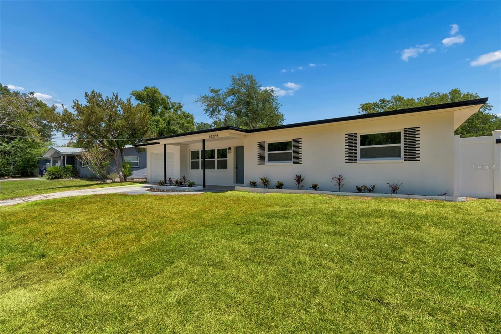 10229 N VALLE DR, TAMPA, FL, 33612