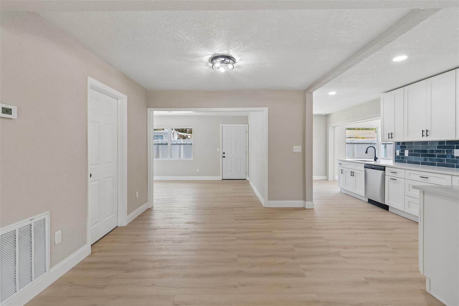 10229 N VALLE DR, TAMPA, FL, 33612