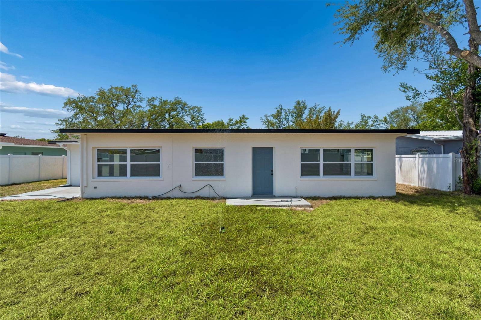 10229 N VALLE DR, TAMPA, FL, 33612
