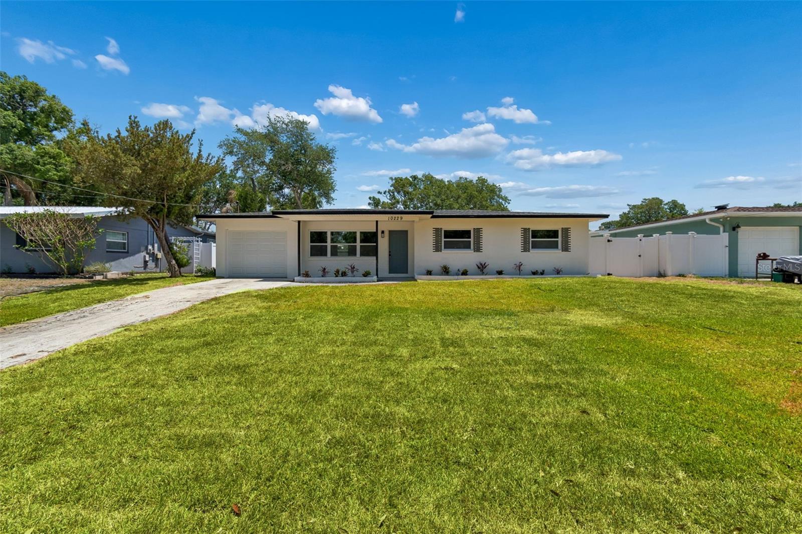 10229 N VALLE DR, TAMPA, FL, 33612