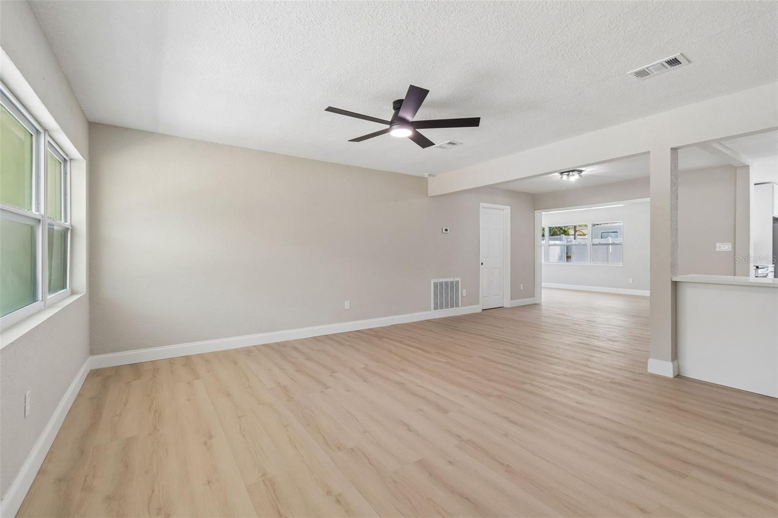 10229 N VALLE DR, TAMPA, FL, 33612