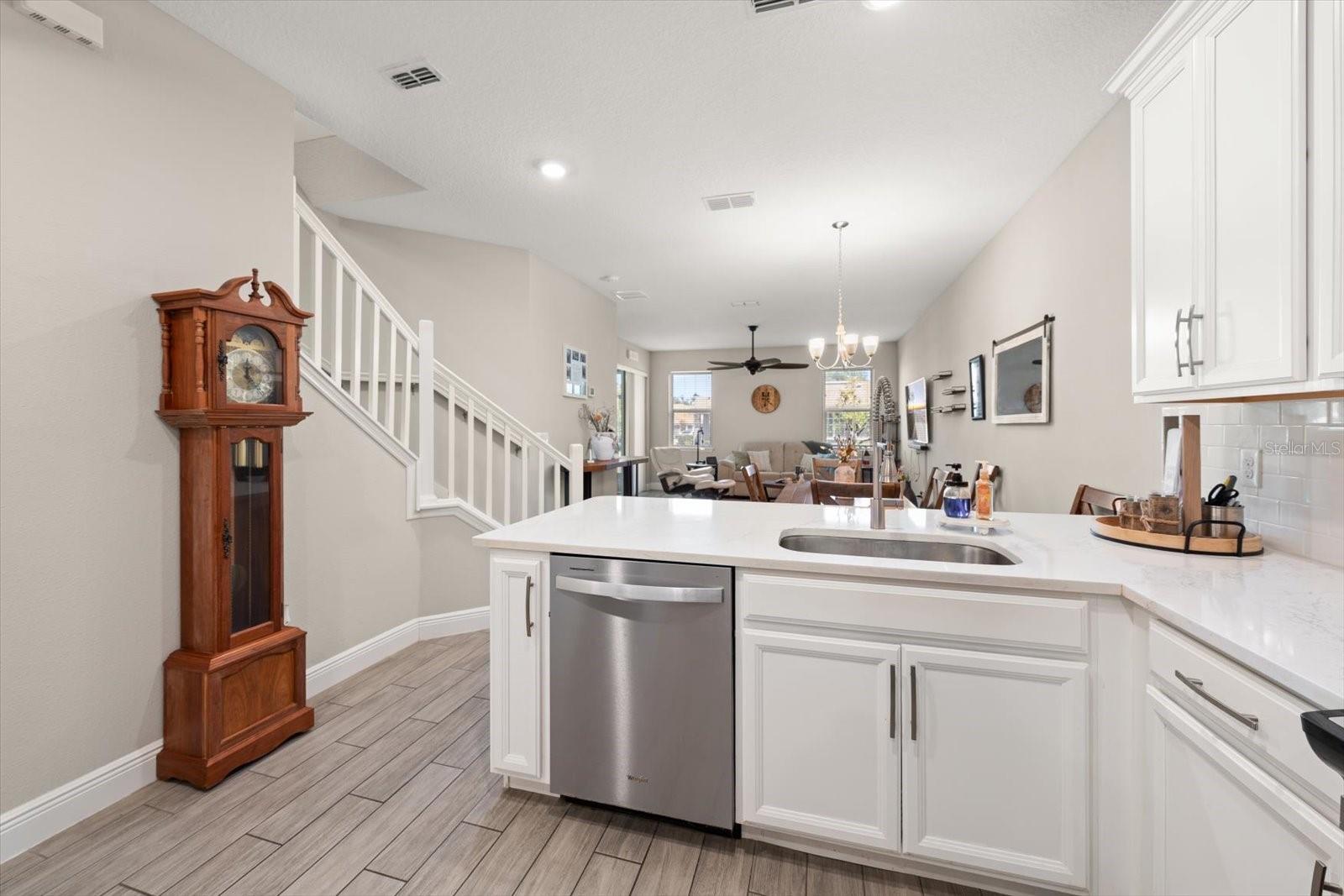 5299 NEIL DR, ST PETERSBURG, FL, 33714