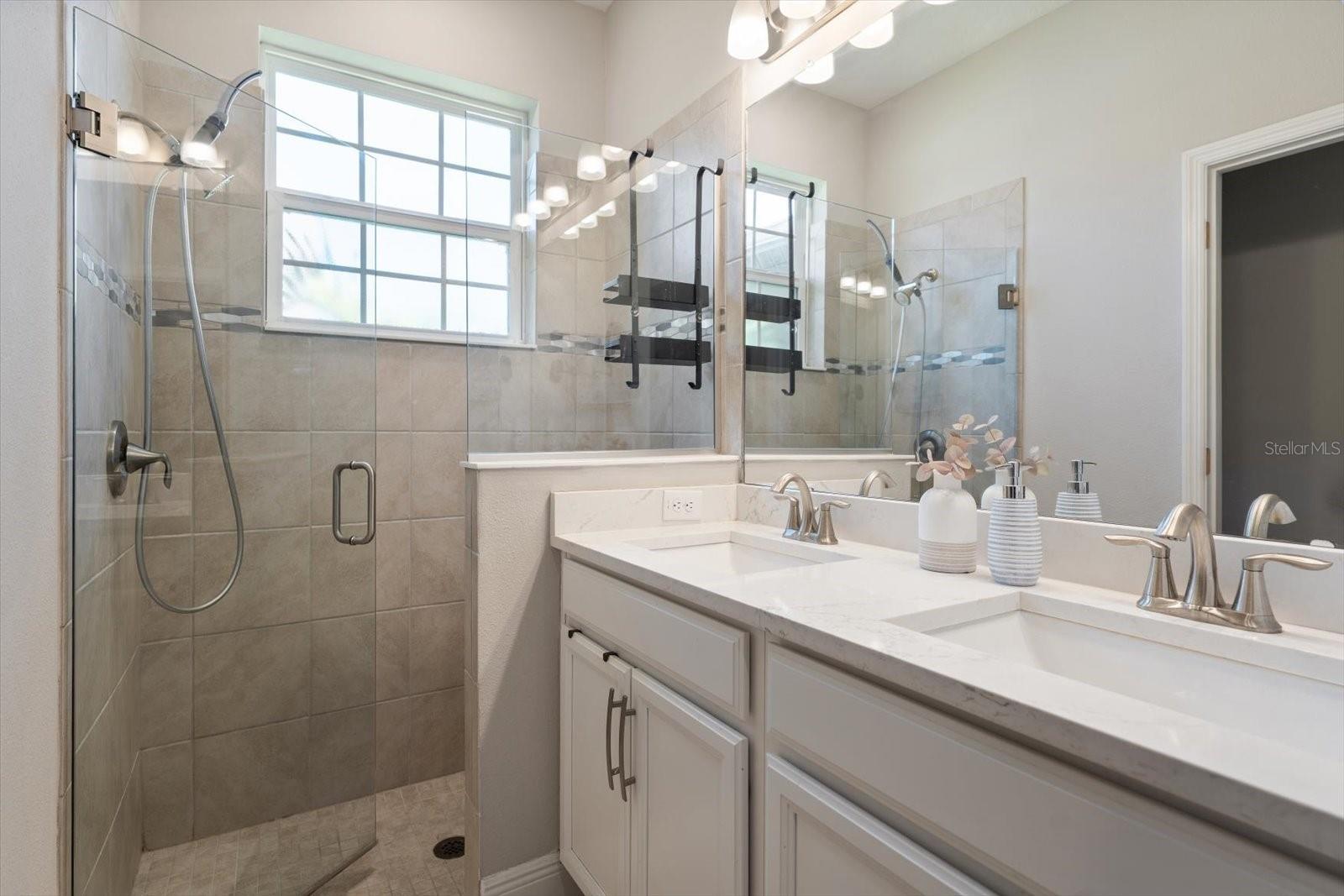 5299 NEIL DR, ST PETERSBURG, FL, 33714