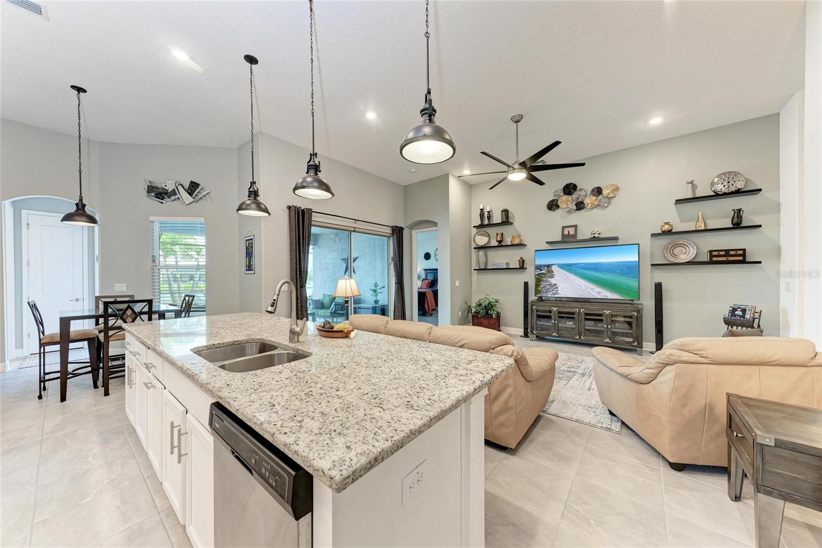 5811 CAMPINA PL, PALMETTO, FL, 34221