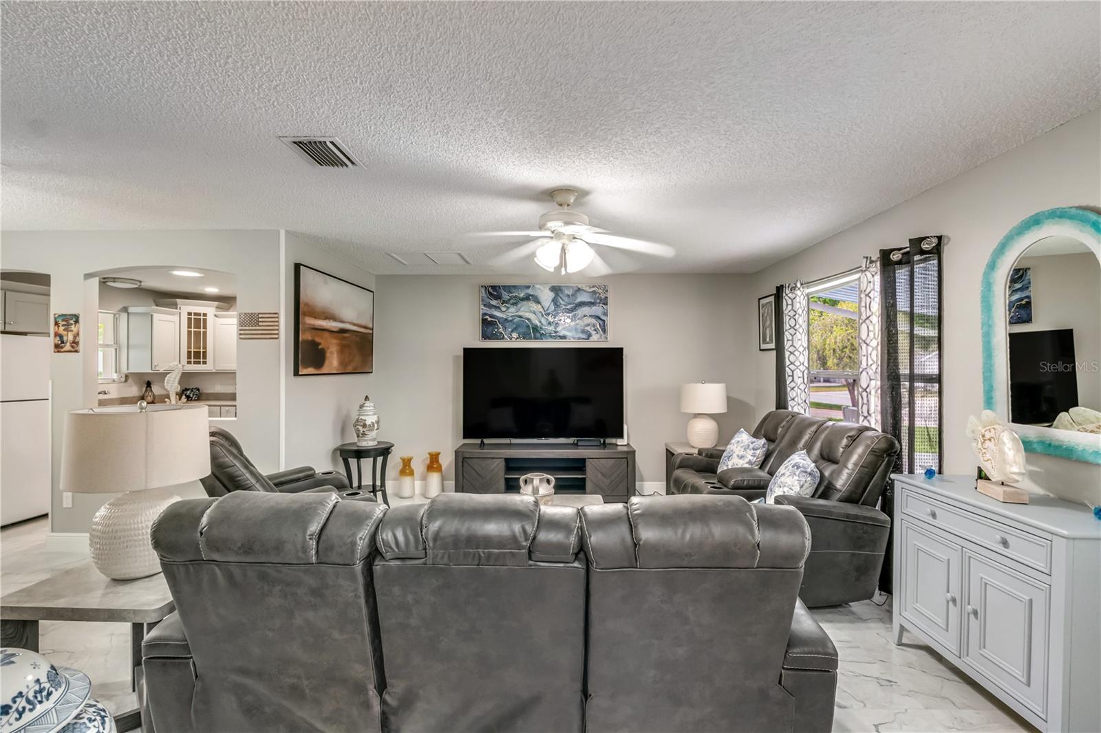 17648 SE 93RD BUTLER CT, THE VILLAGES, FL, 32162