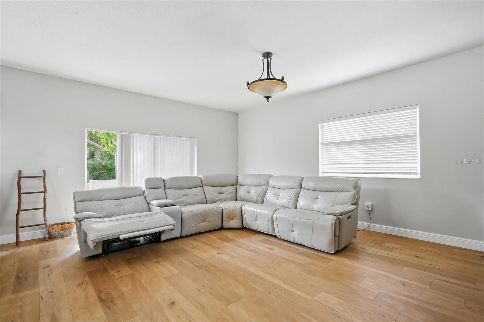 19321 SANDY SPRINGS CIR, LUTZ, FL, 33558