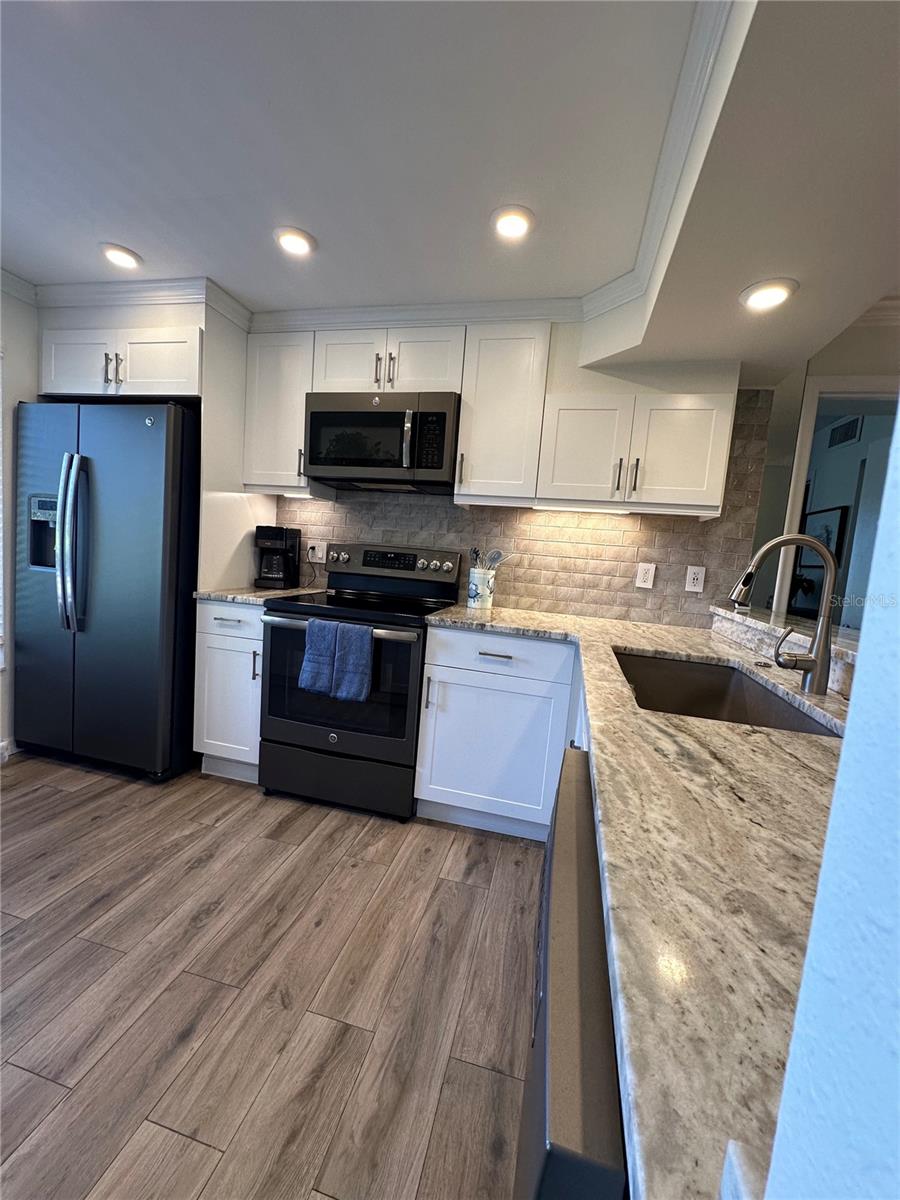6104 PALMA DEL MAR BLVD S #102, ST PETERSBURG, FL, 33715