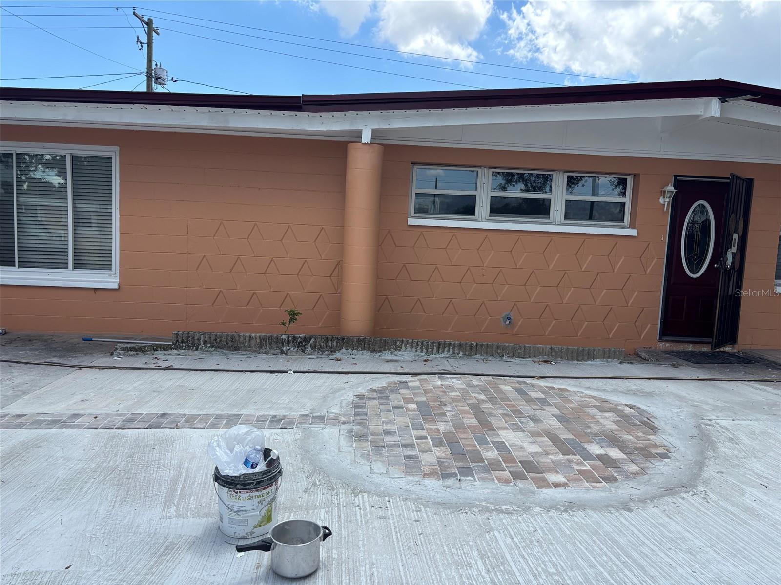 1320 LARSEN LN, TAMPA, FL, 33619