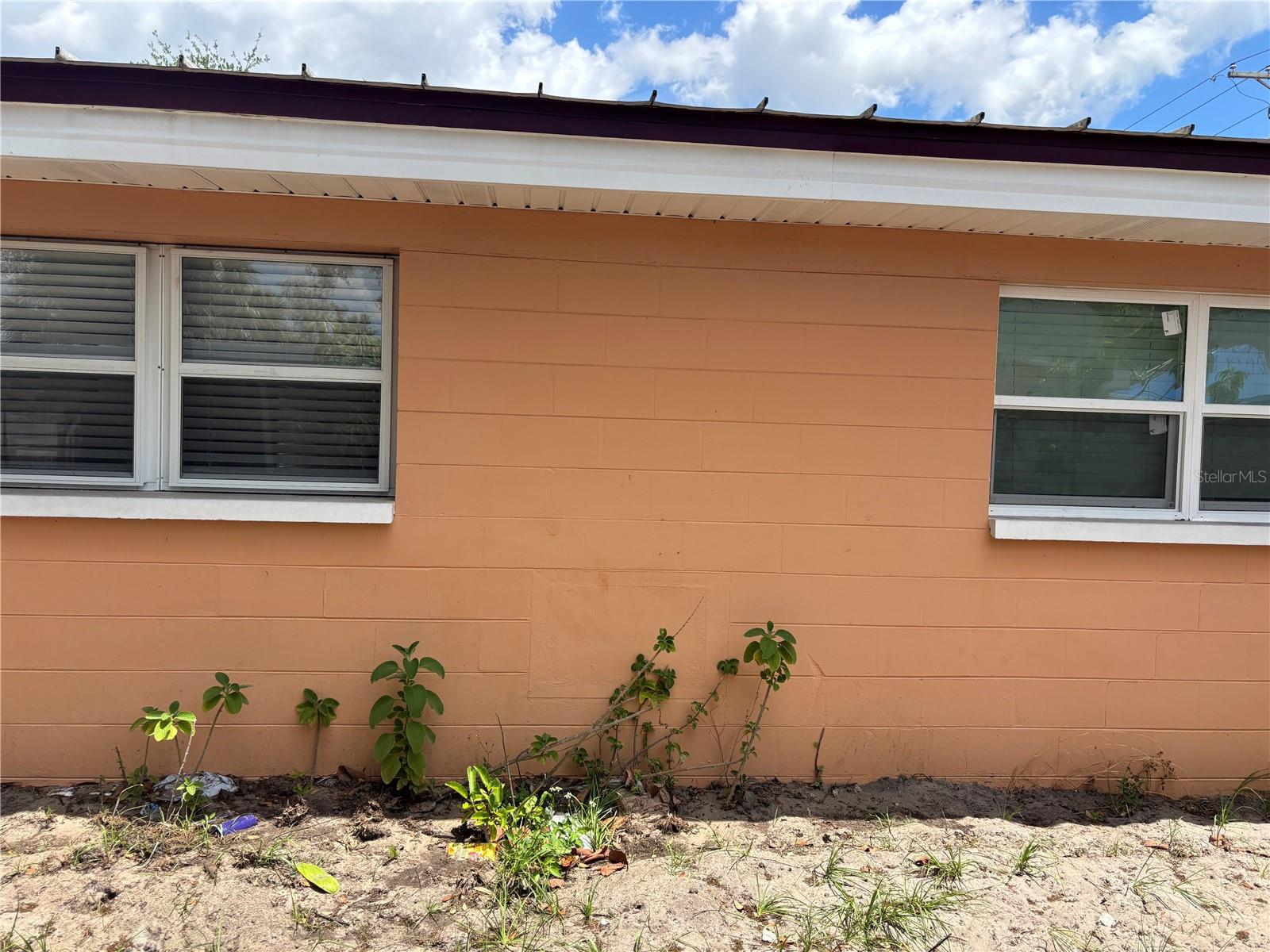 1320 LARSEN LN, TAMPA, FL, 33619