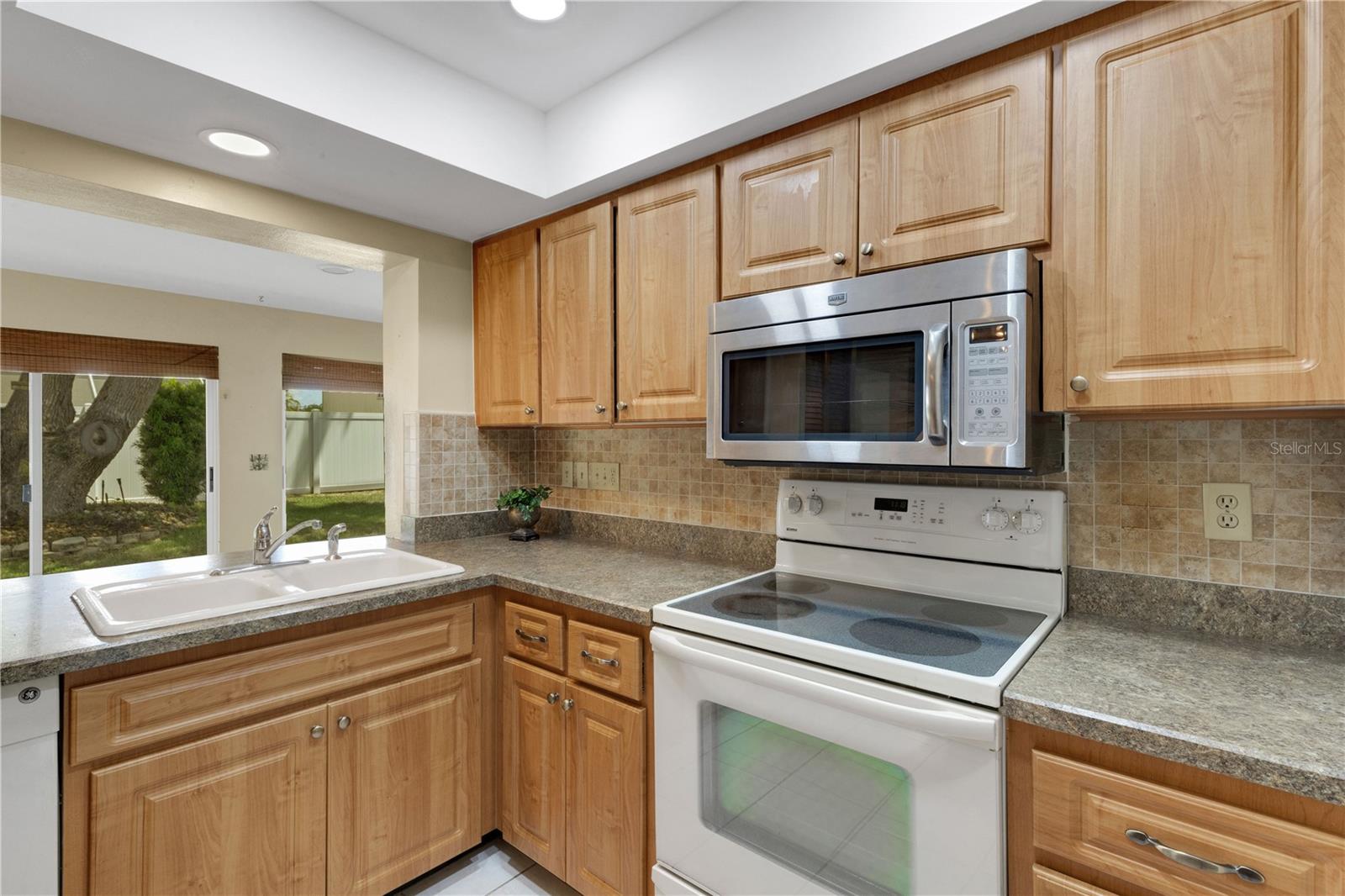 3147 E DORCHESTER DR, PALM HARBOR, FL, 34684